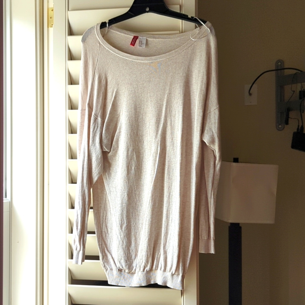 H&M oversized sweater in light tan color size xsmall